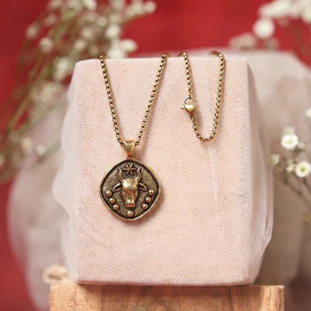 Taurus (Vrishabha) Rashi Pendant