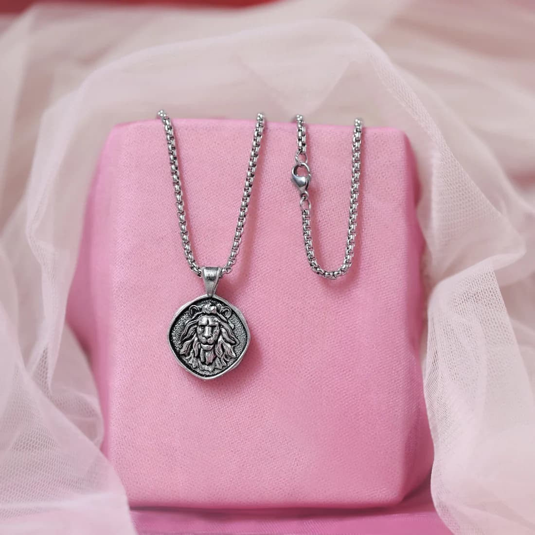 Leo (Singh) Rashi Pendant